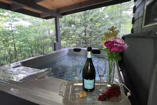 Enjoy the hot tub ALL YEAR LONG!