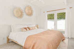3 habitaciones, caja de seguridad en la habitación y escritorio 