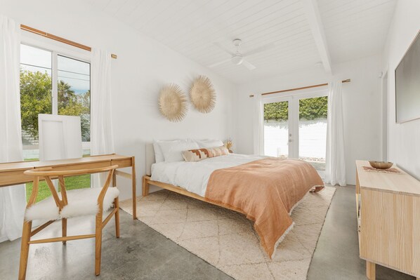 3 bedrooms, in-room safe, desk, iron/ironing board