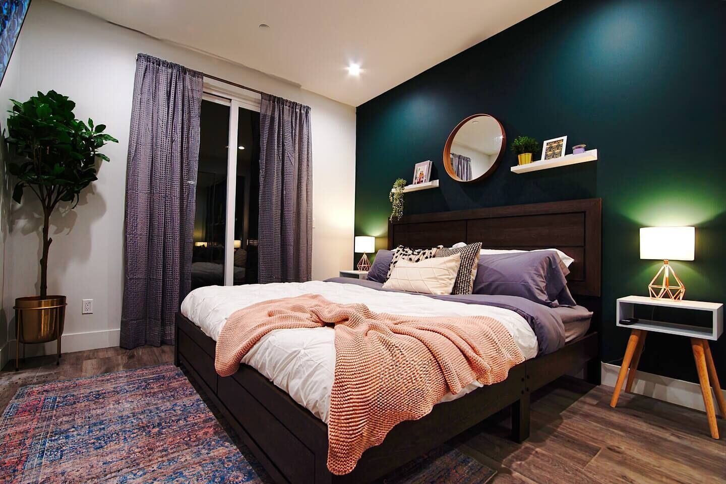 2 bedrooms, desk, iron/ironing board, travel crib