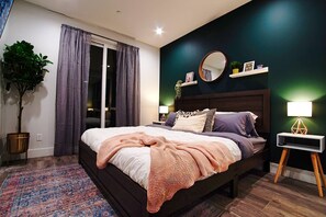 2 bedrooms, desk, iron/ironing board, travel cot - Beach Breeze Bungalow King (Lawndale)