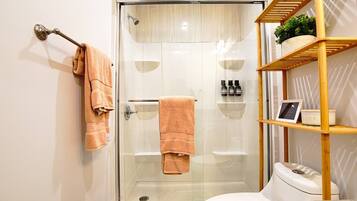 Shower, hair dryer, towels