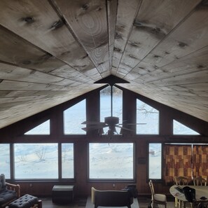 Interior - Tranquil Riverside Lodge (Wade)