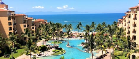 حمّام سباحة خارجي، حمّام سباحة مُدفَّأ