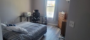 1 bedroom, desk, iron/ironing board, free WiFi