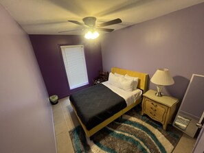 2 bedrooms, iron/ironing board, free WiFi, bed sheets - Retro Centrally Located Duplex! (Fort Smith)