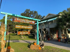 المنطقة المحيطة بالمنشأة