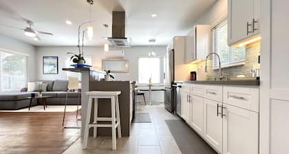Dwell Art Gallery Home ~ Cozy Cottage Santa Monica