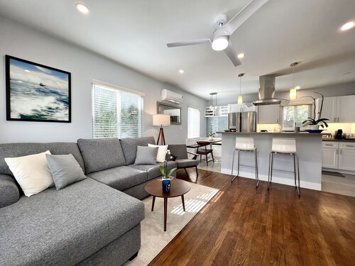 Dwell Art Gallery Home ~ Cozy Cottage Santa Monica