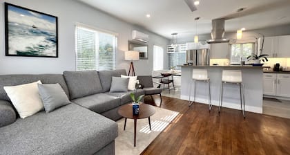 Dwell Art Gallery Home ~ Cozy Cottage Santa Monica