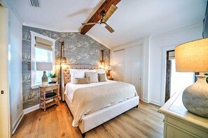 3 bedrooms, WiFi - 198 Venture Blvd. - 3 Bedroom 2 baths - Includes Golf Cart, Beach Chairs and Wifi (Panama City Beach)