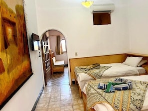 1 habitación, minibar y caja de seguridad en la habitación 