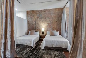 2 makuuhuonetta, silitysrauta/-lauta, vauvan matkasänky, ilmainen Wi-Fi