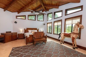 5 chambres, coffres-forts dans les chambres, fer et planche à repasser