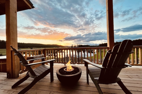 Luxury Cabin, 2 Katil Ratu (Queen), River View | Teres/patio