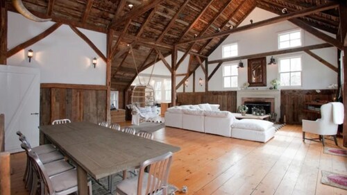 An Exquisite 18th-century Sagaponack Barn