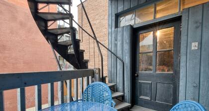 037 Next to the Parliament and the Grand Théâtre, apt.2 rooms + parking lot