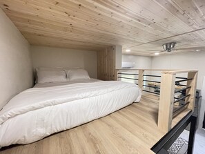 1 habitación, escritorio, wifi y ropa de cama