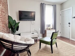 Sitting area with papasan and oversized chair