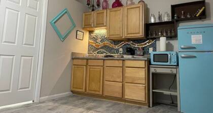 09) Artist's Cottage