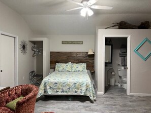 1 bedroom, WiFi - 09) Artist's Cottage (Inglis)