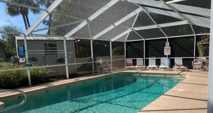 09) Artist's Cottage