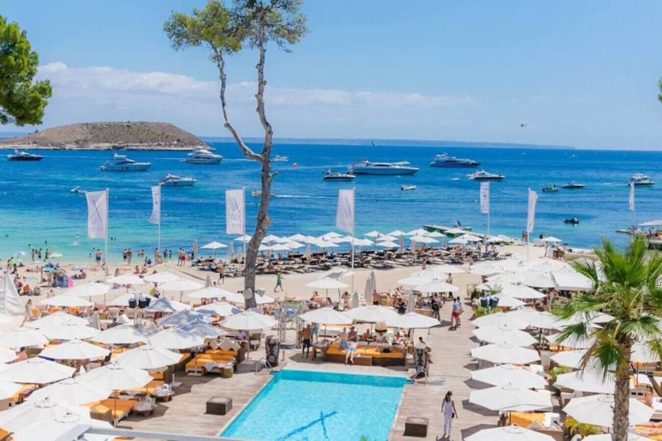 Solstolar och strandhanddukar