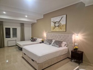 7 bedrooms, iron/ironing board, free WiFi, bed sheets