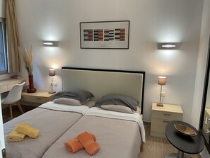 2 bedrooms, iron/ironing board, free WiFi, bed sheets