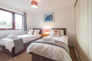 2 bedrooms, desk, iron/ironing board, travel cot