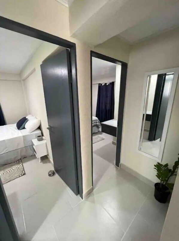 2 bedrooms, in-room safe, iron/ironing board, free WiFi