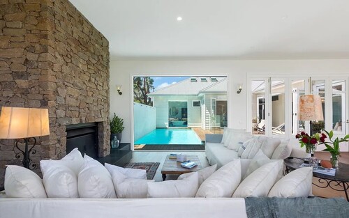 Point Leo Luxury Beach House - Point Leo