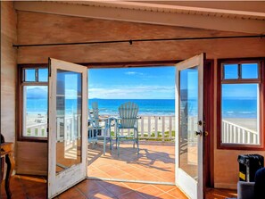 Interior - Elegant Beachfront Family Oasis (Ensenada)