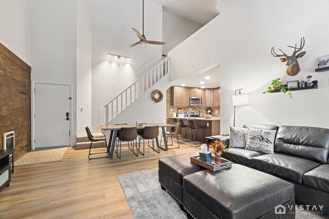 Fernseher, Kamin, Tischfußball, Tischtennisplatte