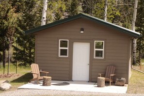 Exterior - Cabin Fever Village. (Butte)