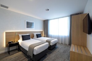 2 Bedroom Apartment | Laptop workspace, soundproofing, iron/ironing board, free WiFi
