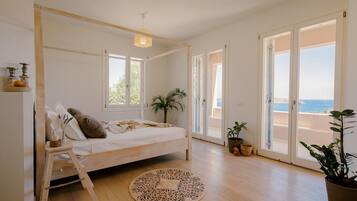 8 habitaciones, tabla de planchar con plancha, wifi y ropa de cama