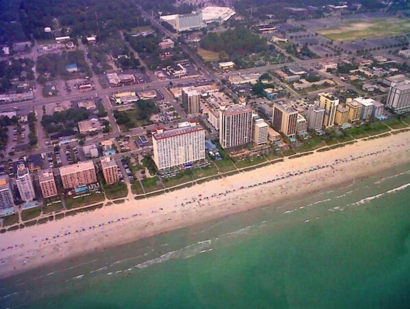 Situated beachfront, this hotel offers stunning views of the surrounding coastal area.
