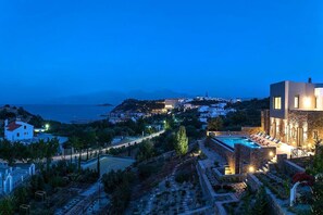 Pool - 3 bedroom villa close to a sandy beach (Agios Nikolaos)