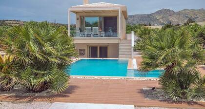 Seafront 2 bedroom villa
