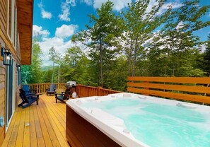 Terrace/patio - Dog-friendly cabin - Built in 2022! (Carrabassett Valley)