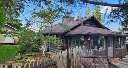 Private River Frontage Cabin! 🌲🚣♂️ Paddle, Float, and Relax to Burt Lake!