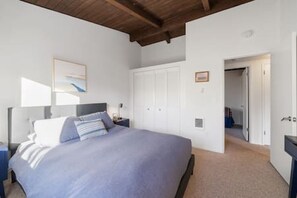 2 soverom, reiseseng for barn, wi-fi og sengetøy