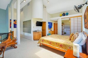 3 bedrooms, desk, iron/ironing board, travel crib