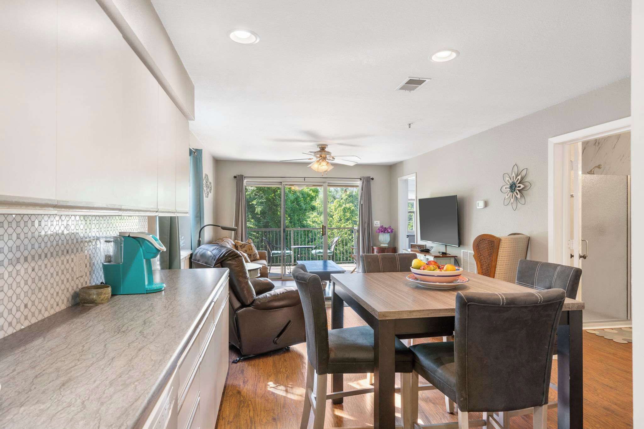 Condo, Multiple Beds, Balcony, Mountain View (Holiday Hills Getaway) | Interior