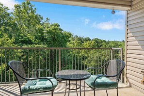 Kondominium, Beberapa Tempat Tidur, balkon, pemandangan gunung (Holiday Hills Getaway) | Halaman properti