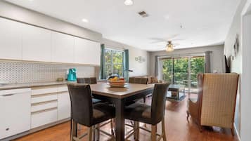 Condo, Multiple Beds, Balcony, Mountain View (Holiday Hills Getaway) | Interior