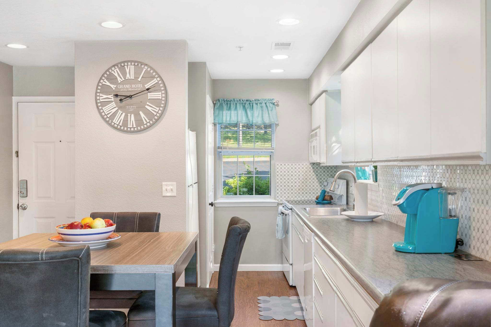 Condo, Multiple Beds, Balcony, Mountain View (Holiday Hills Getaway) | Private kitchen | Coffee/tea maker
