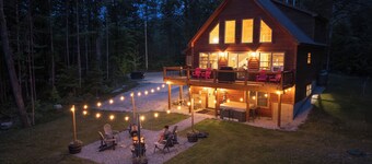 Family 4BR Chalet w/ Hot Tub, AC, Firepit & Game Room! Great for star gazing!