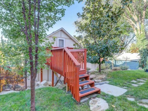 Private Loft with trail access to Boise Foothills